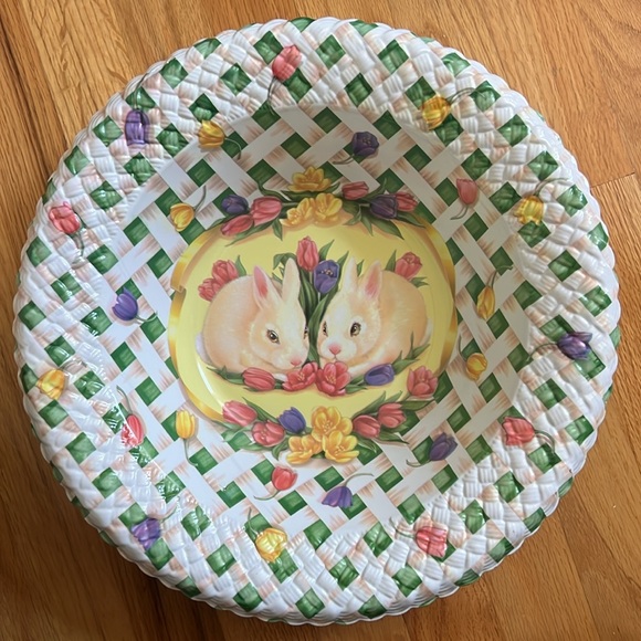 Vintage Bunny lattice serving bowls - quantity 3 - hard plastic - 13 1/2" diam. - Picture 2 of 4